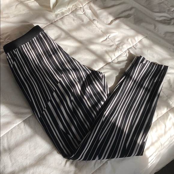 H&M highwaisted striped dress pants - Picture 2 of 3